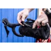 BOLSA MANILLAR MUC-OFF EXPLORER 2.4L IMPERMEABLE NEGRO (250x101x250 mm) - Imagen 3